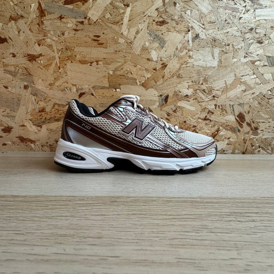 NEW BALANCE 740
