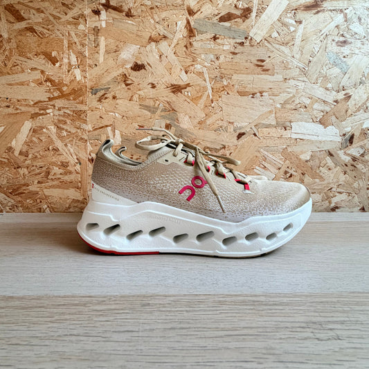 ON CLOUDSURFER MAX