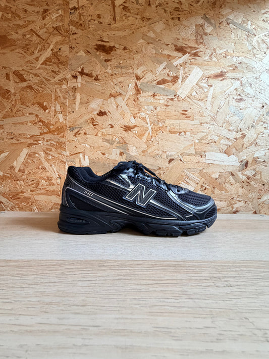 NEW BALANCE 740