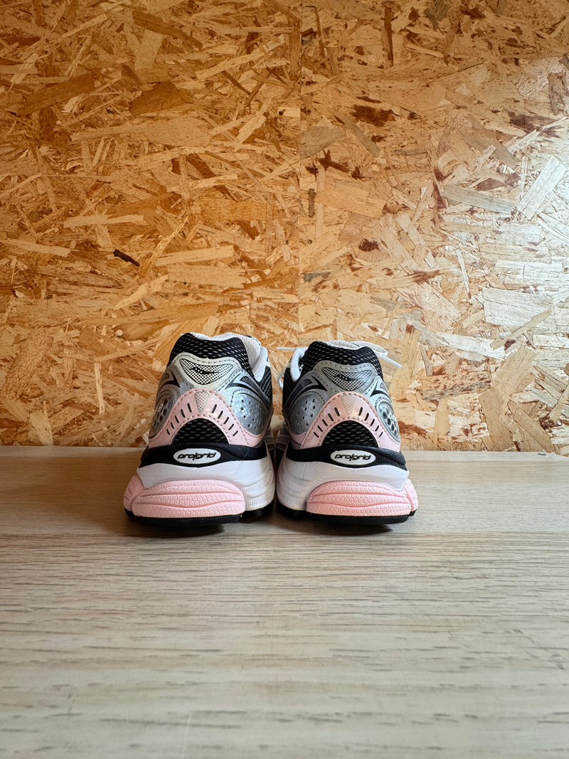SAUCONY PROGRID OMNI 9