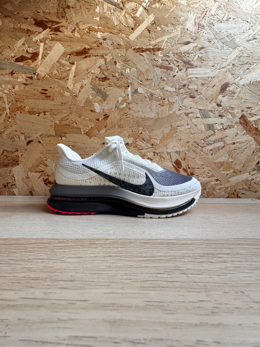 NIKE AIR ZOOM PEGASUS