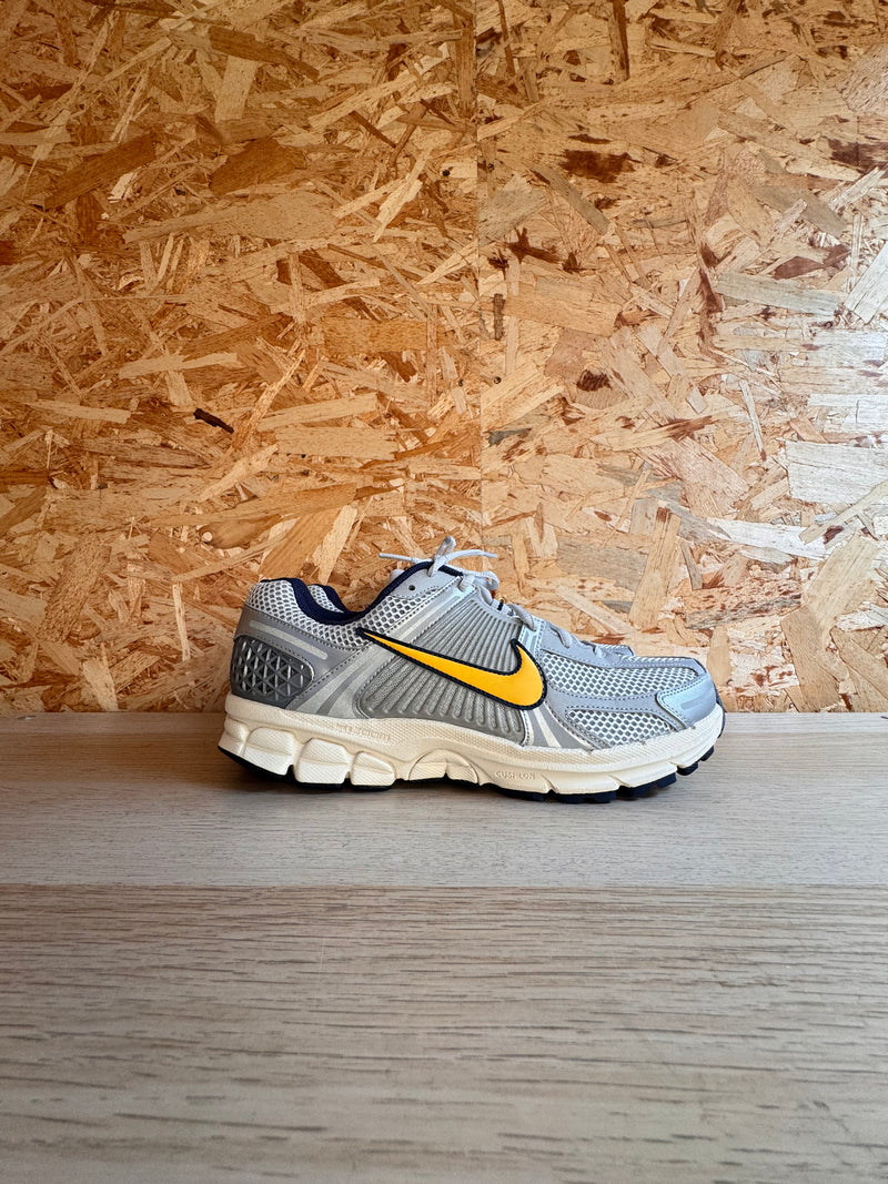 NIKE ZOOM VOMERO 5