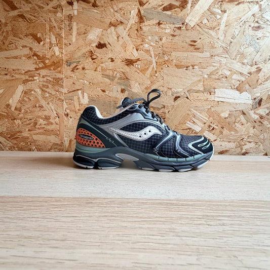 SAUCONY PROGRID TRIUMPH 4
