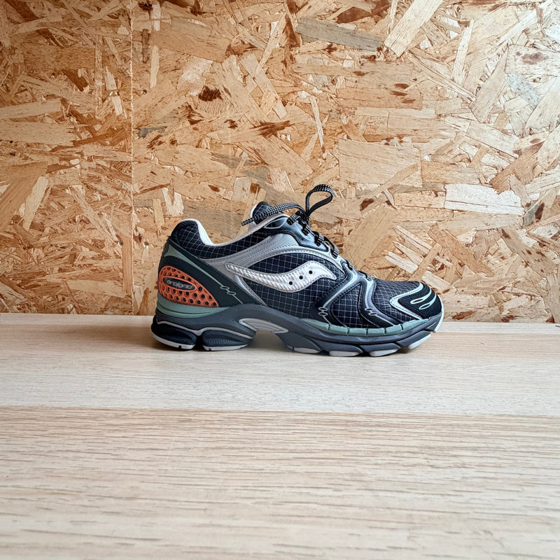 SAUCONY PROGRID TRIUMPH 4