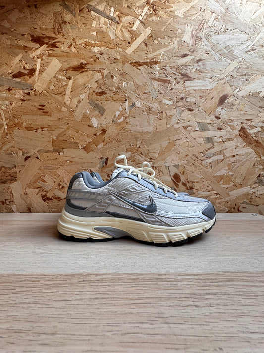 NIKE INITIATOR
