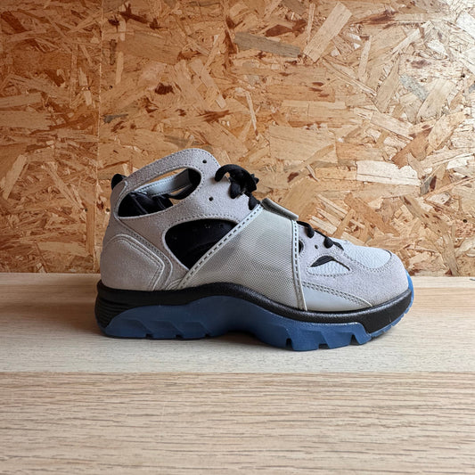 NIKE AIR TRAINER HUARACHE