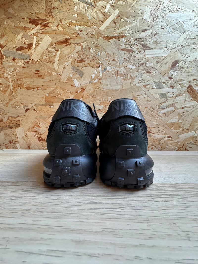 NIKE AIR MAX WAFFLE RACER SP