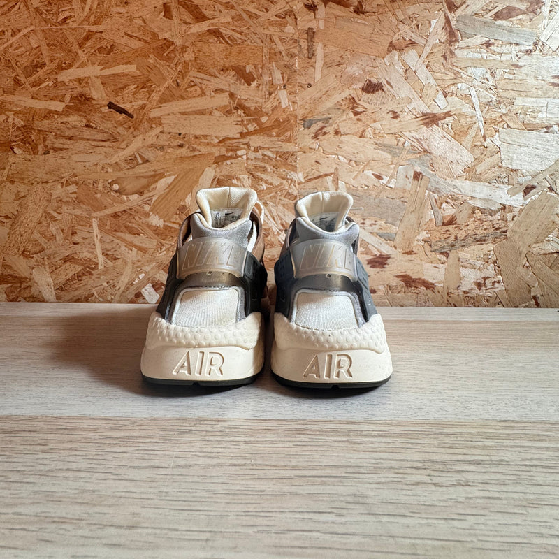 NIKE HUARACHE LE