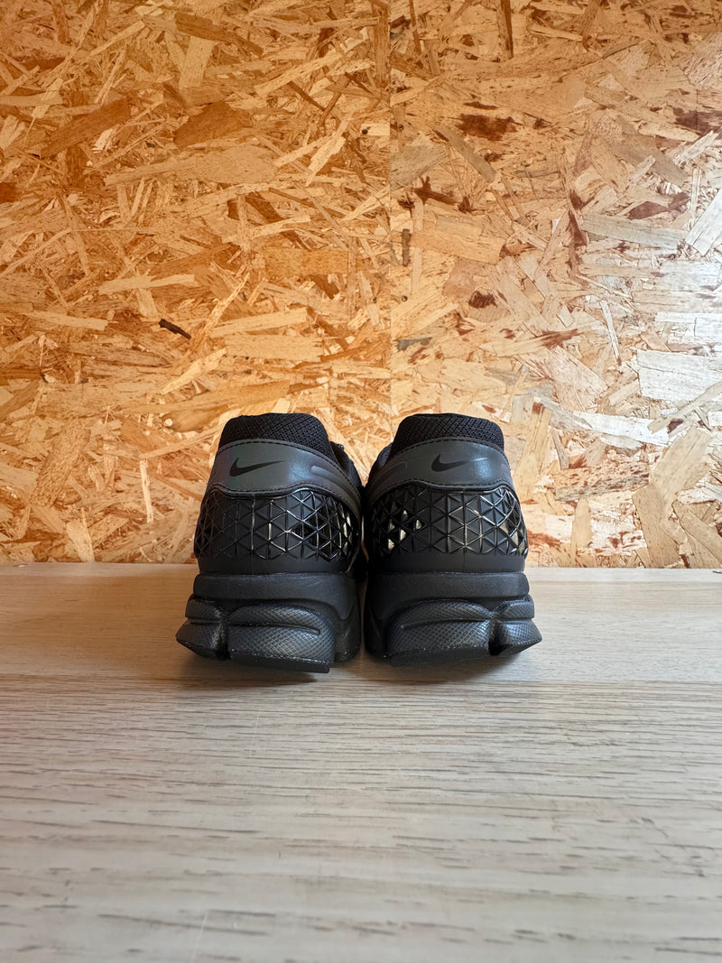 NIKE ZOOM VOMERO 5