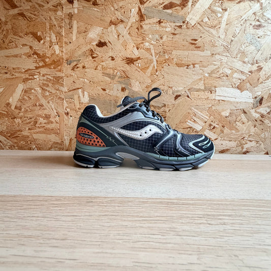 SAUCONY PROGRID TRIUMPH 4