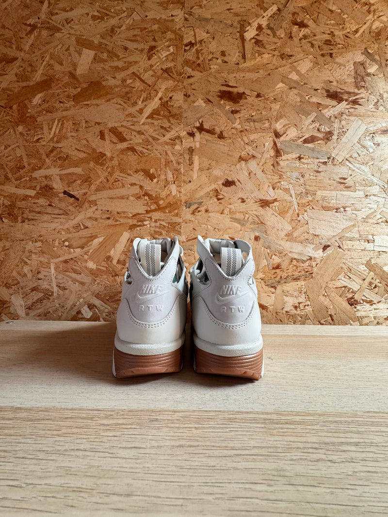 NIKE AIR TRAINER HUARACHE SP