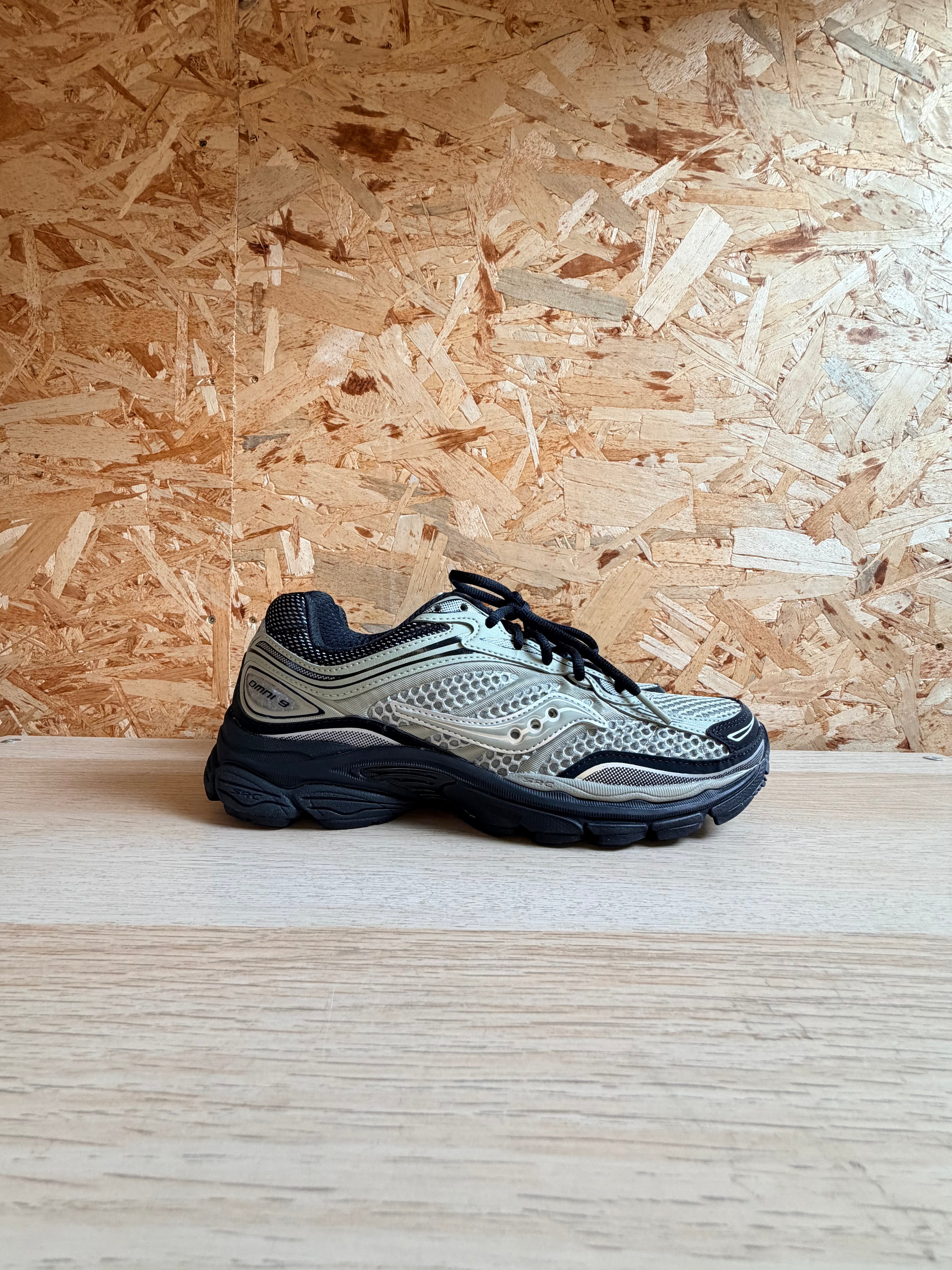 SAUCONY PROGRID OMNI 9