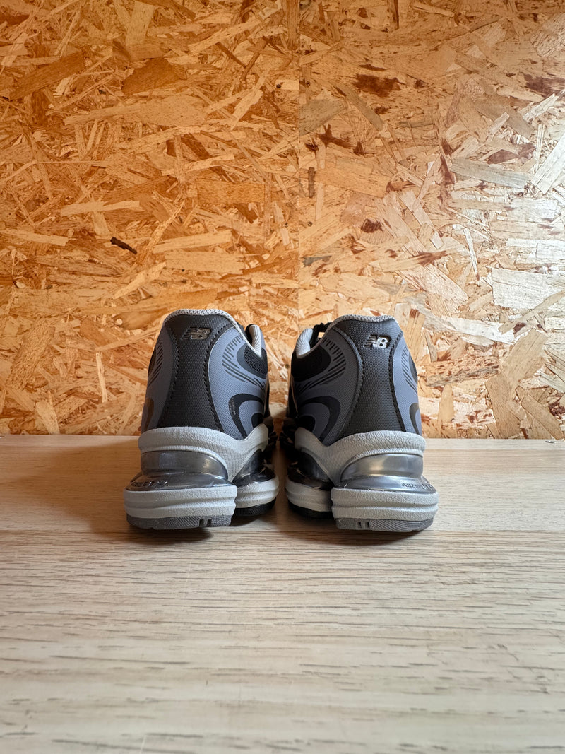 NEW BALANCE ABZORB 2000.
