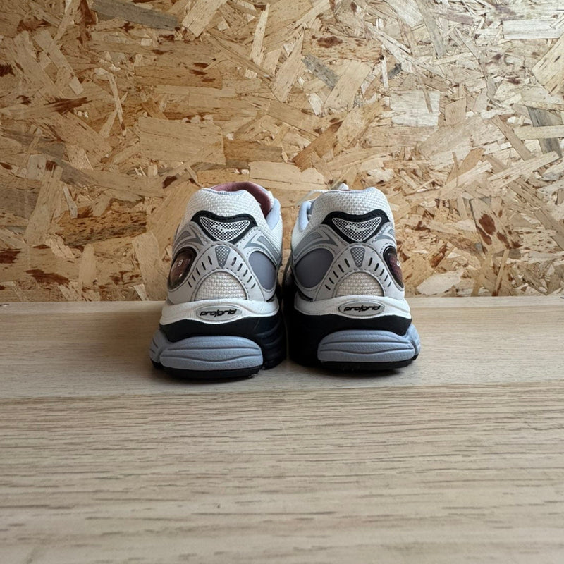 SAUCONY PROGRID OMNI 9