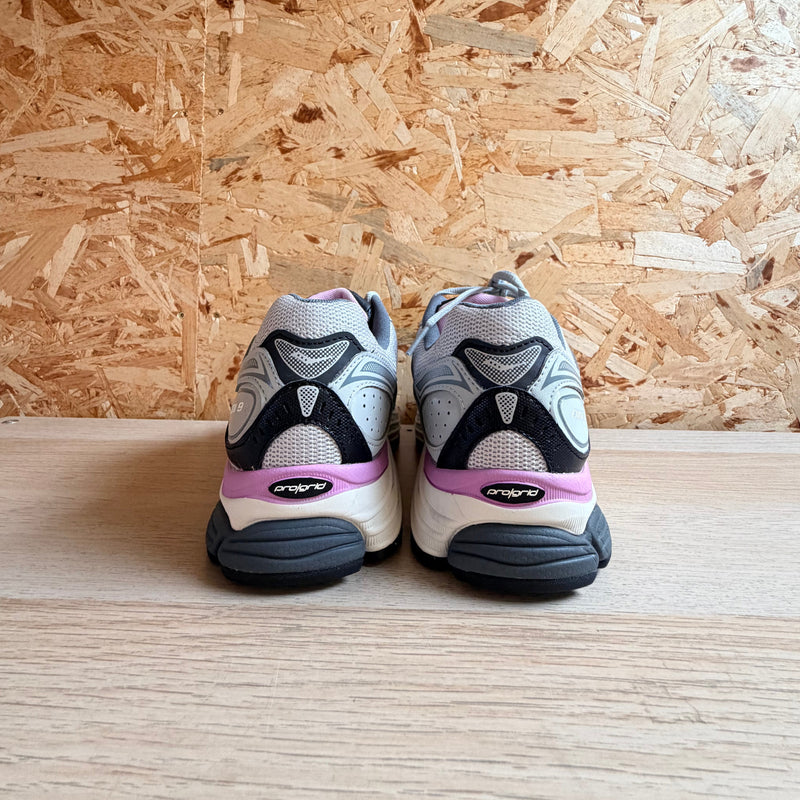 SAUCONY PROGRID OMNI 9