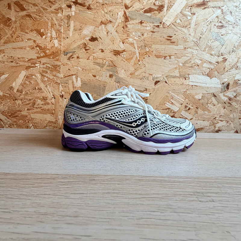 SAUCONY PROGRID OMNI 9