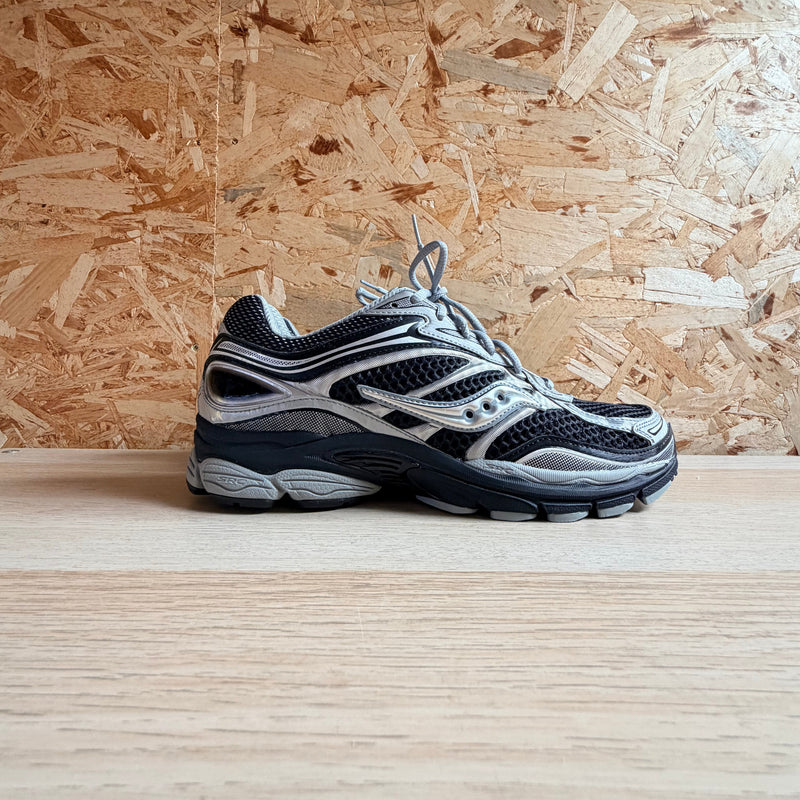 SAUCONY PROGRID OMNI 9