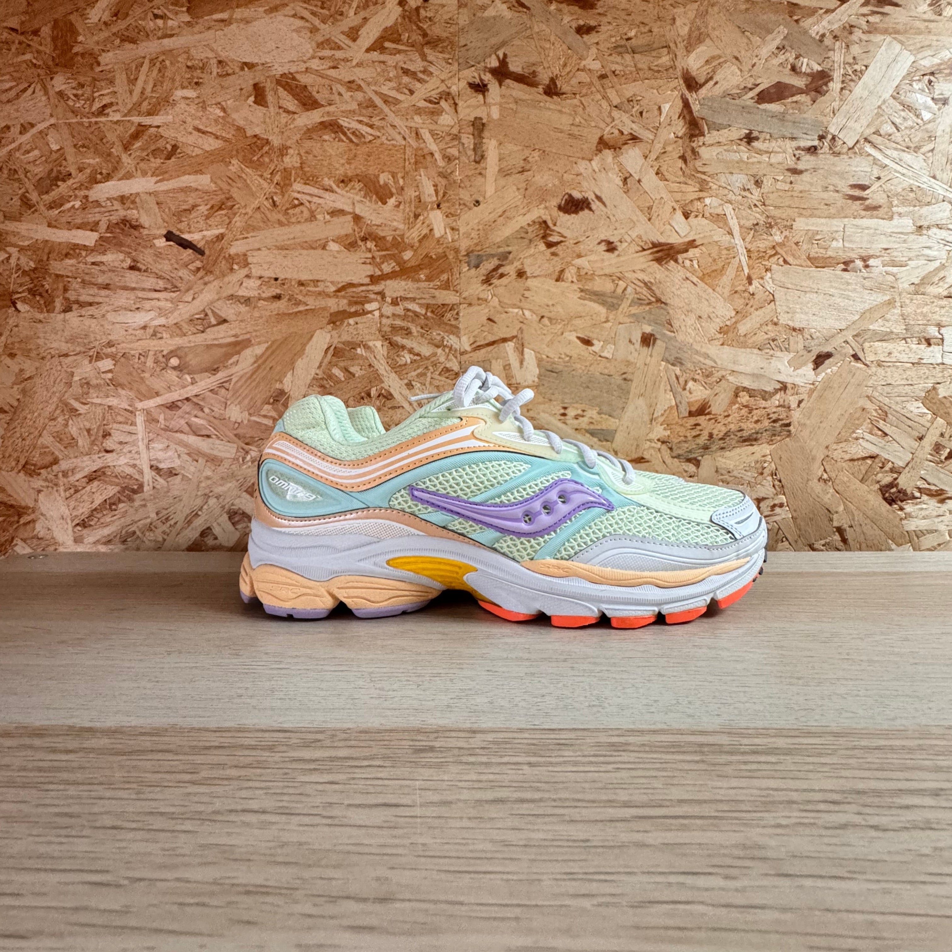 SAUCONY PROGRID OMNI 9