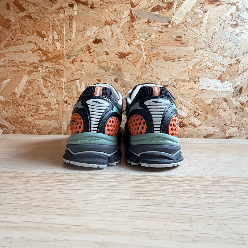 SAUCONY PROGRID TRIUMPH 4