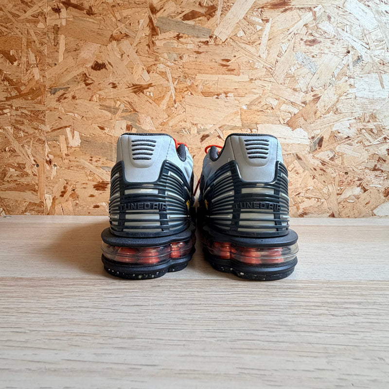 NIKE AIR MAX PLUS 3