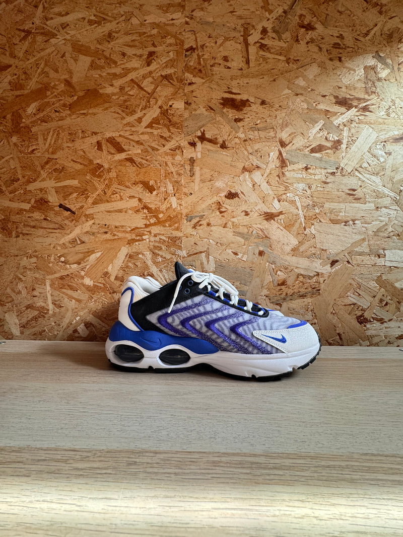 NIKE Air Max TW