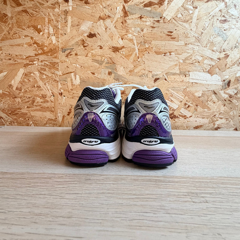 SAUCONY PROGRID OMNI 9