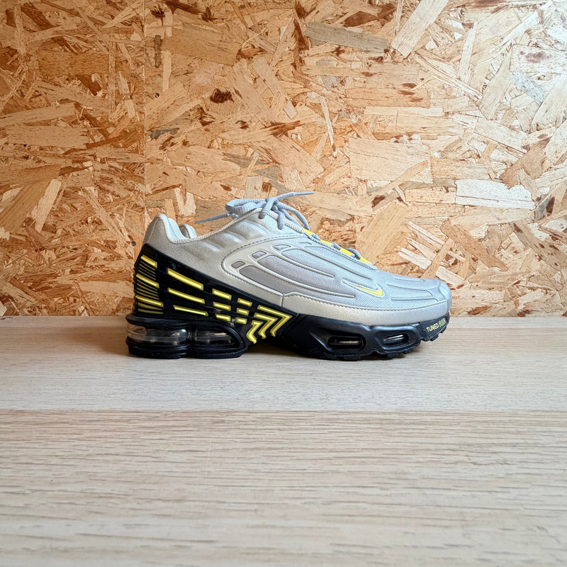 NIKE AIR MAX PLUS 3