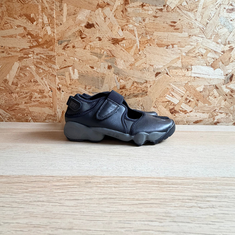 NIKE AIR RIFT
