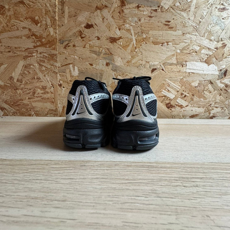 NIKE AIR MAX MOTO
