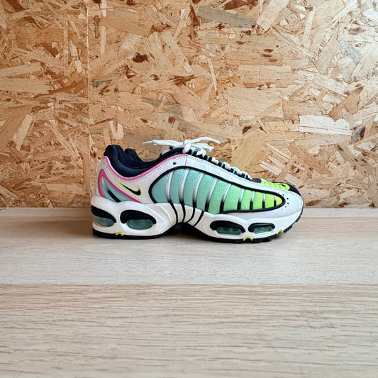 NIKE AIR MAX Tailwind IV
