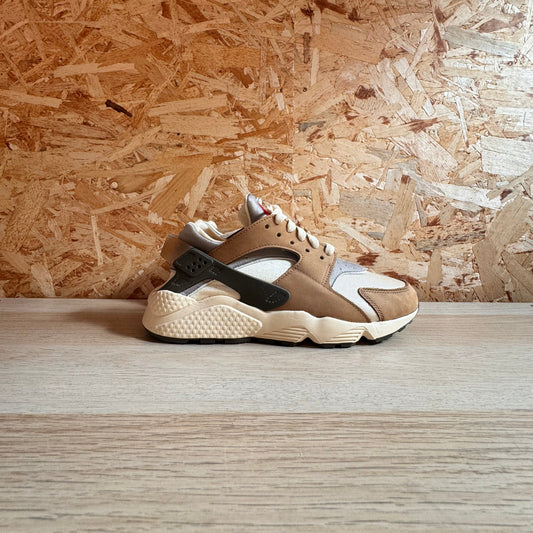 NIKE HUARACHE LE