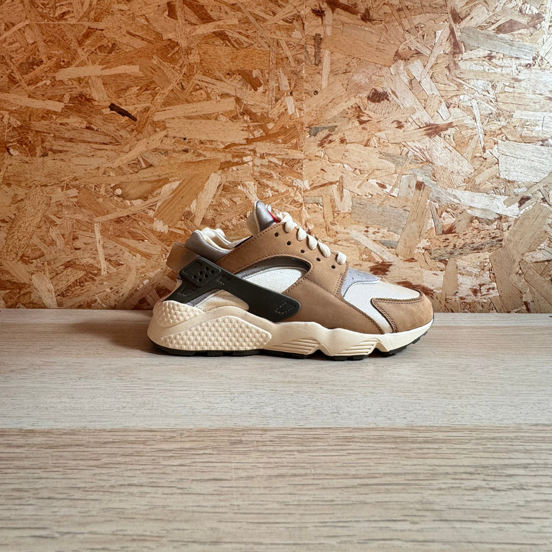 NIKE HUARACHE LE