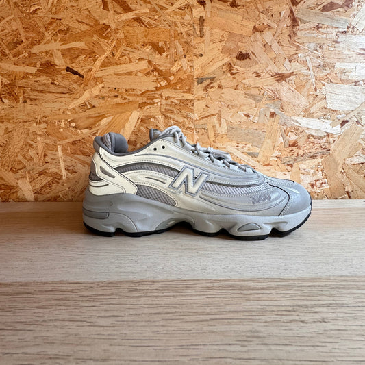 NEW BALANCE 1000