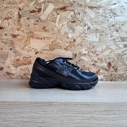NEW BALANCE 740
