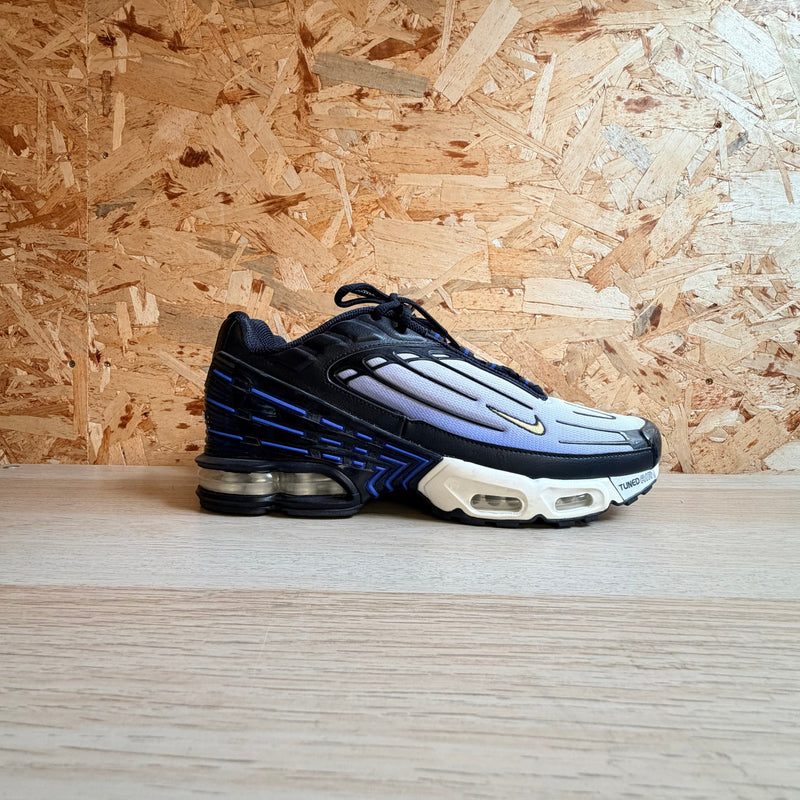 NIKE AIR MAX PLUS 3