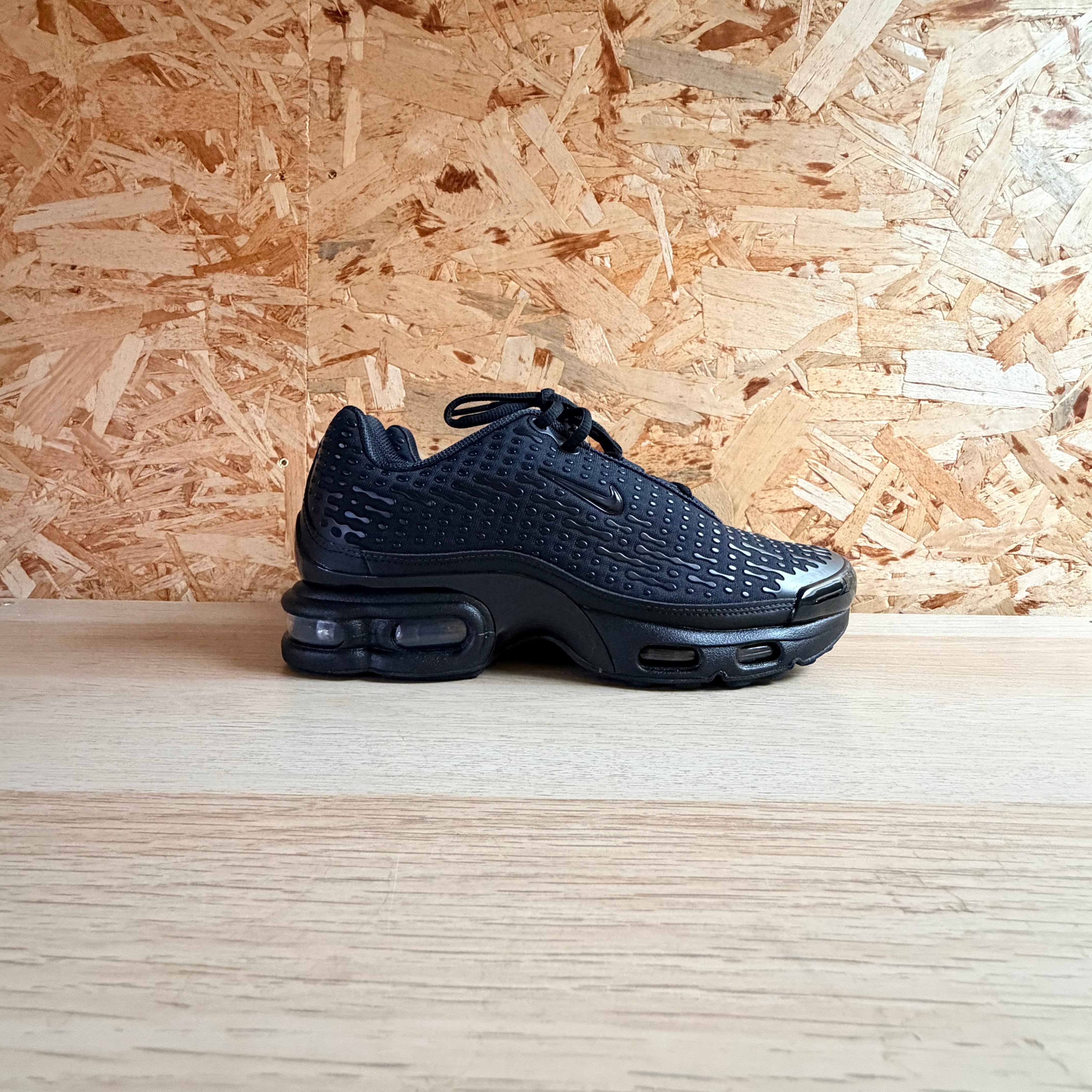 NIKE AIR MAX PLUS TN